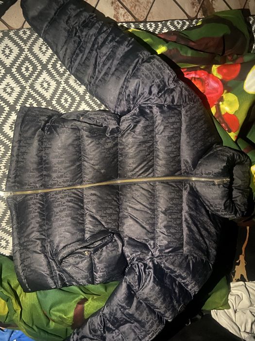 Продам куртку от бренда Dior