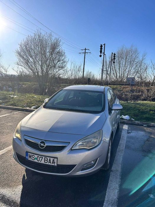 vand Opel Astra.