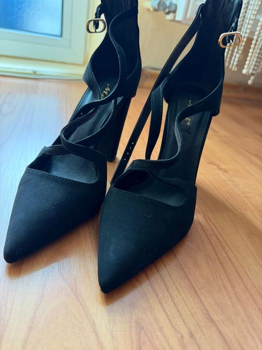 Pantofi cu toc - mărime 38