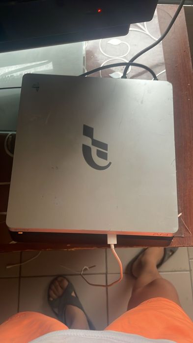 PlayStation 4 slim