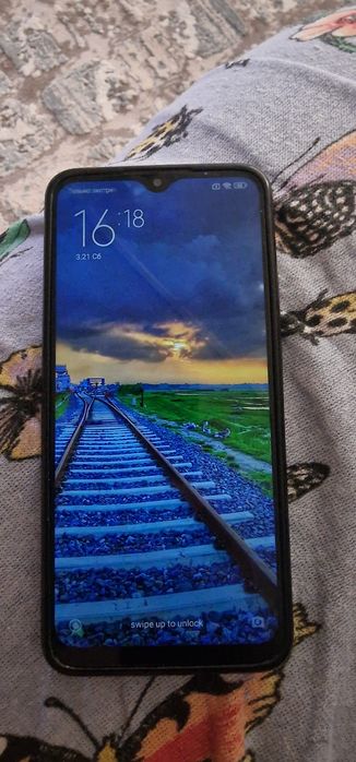 Смартфон xiaomi б,у работает отлично редми 9