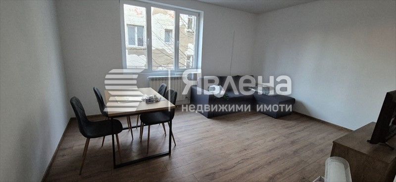 Дава се под наем Двустаен апартамент в София, Докторски паметник - 74 кв.м за 800 € - Снимка #1