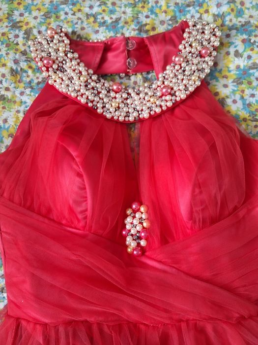 Rochie eleganta brodata cu margele