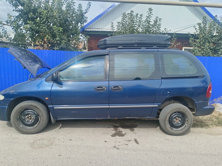Продам Chrysler Voyager 2000г.