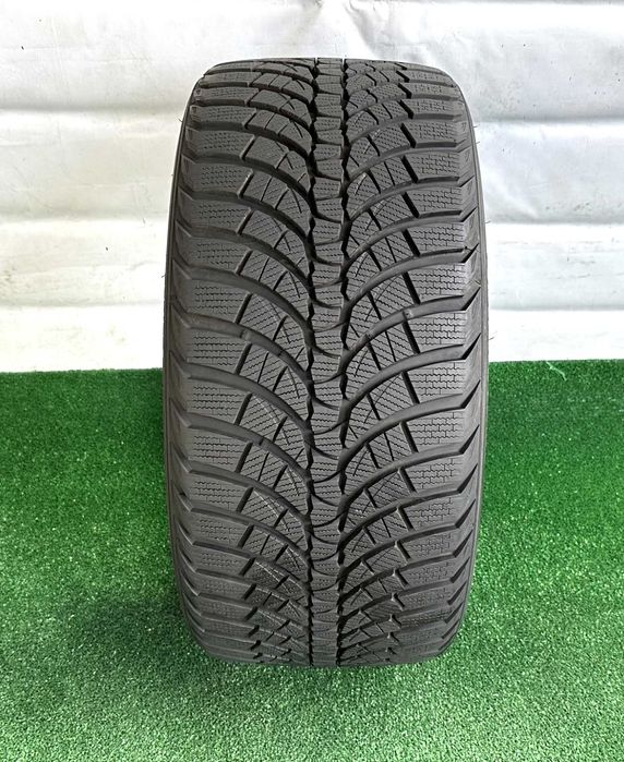 1бр 275/35r19 KUMHO WINTERCRAFT зимна