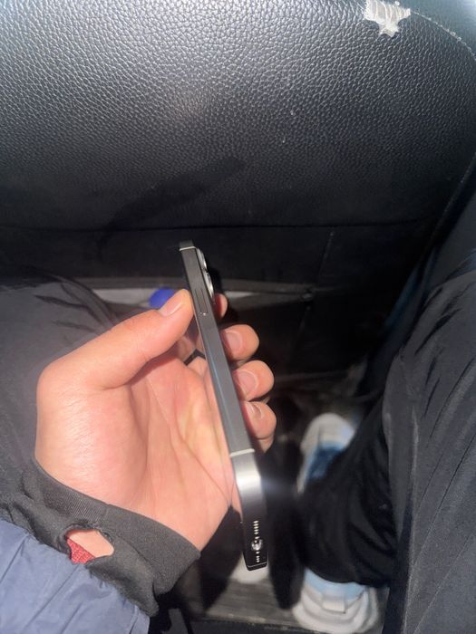 Iphone 15 pro         .