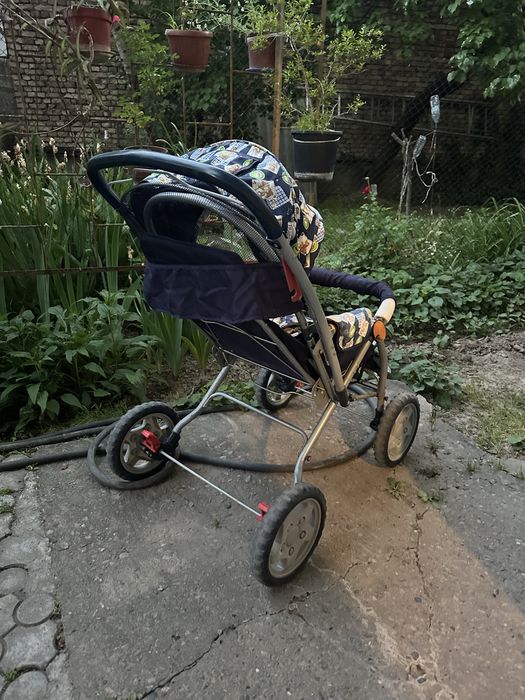 Detskiy kolyaska zoridan