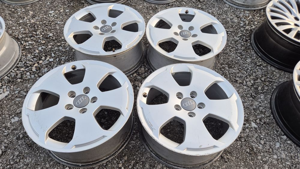 Оригинални джанти Ауди 5/112 Audi A3 5x112

Употребявани, Шумен