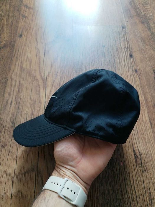 Nike Featherlight Cap - страхотна спортна шапка НОВА БЕЗ ЕТИКЕТИ 100% оригинал