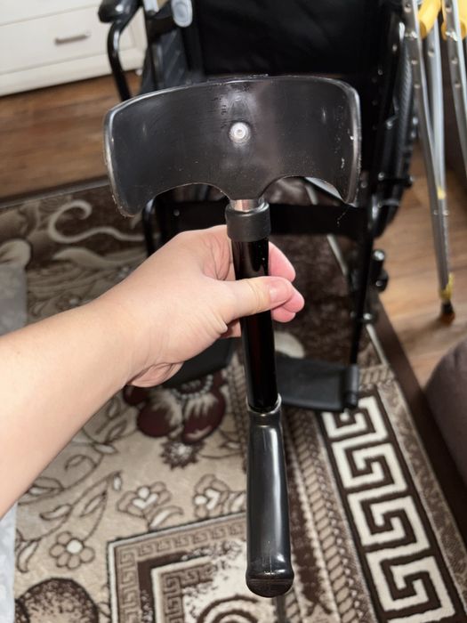 Продам инвалидную коляску