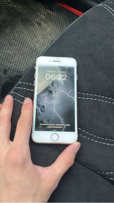 Iphone 8 состояние идеальная царапины нету