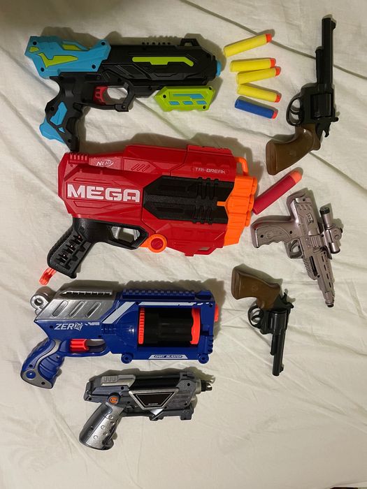 Детски играчки и интерактивни игри/ пъзели