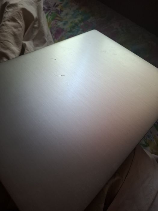 „Laptop Lenovo IdeaPad 3 defect display – pentru piese
