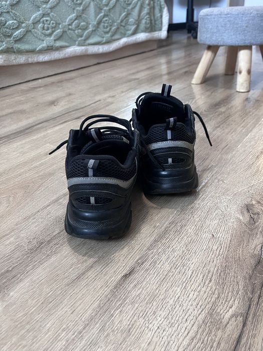 Dior b22 utilizati