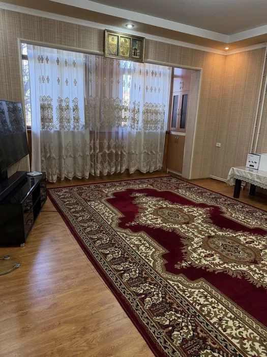 Квартира на метро Тинчлик 4/2/4 общ пл 90м с обстановкой +Парковка