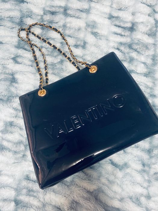 Елегантна чанта VALENTINO ,