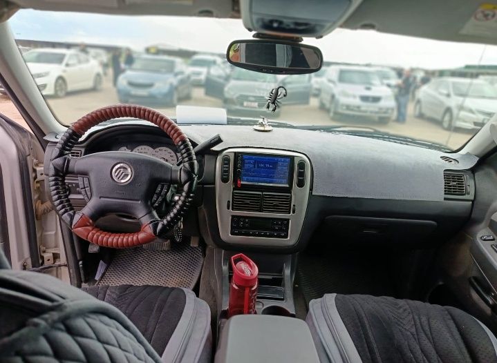 Срочно продам внедорожник