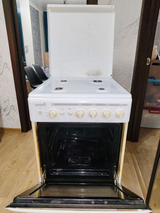 Продам газовую плиту