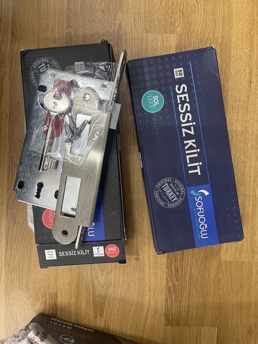 Брави за интериорна врата и панти за интериорна врата