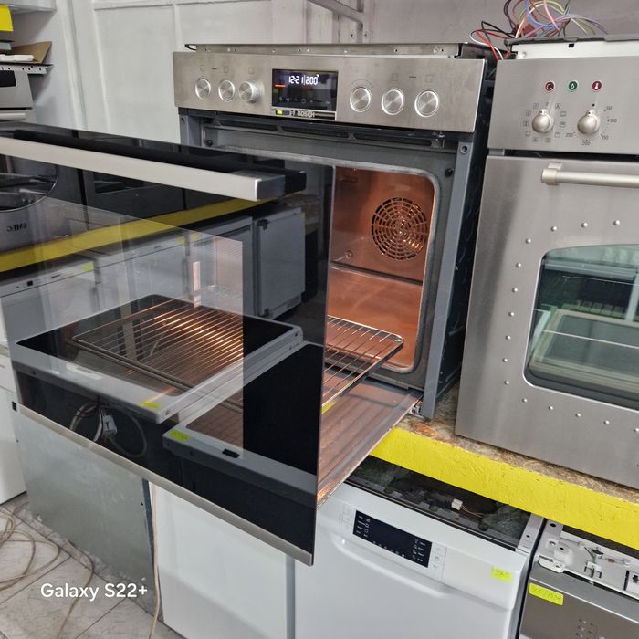 Комплект фурна и плот за вграждане тип шейна BOSCH Pyrolyse