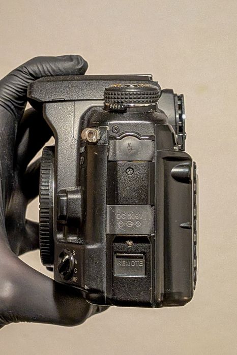 Aparat de fotografiat digital DSLR Konica Minolta 7D