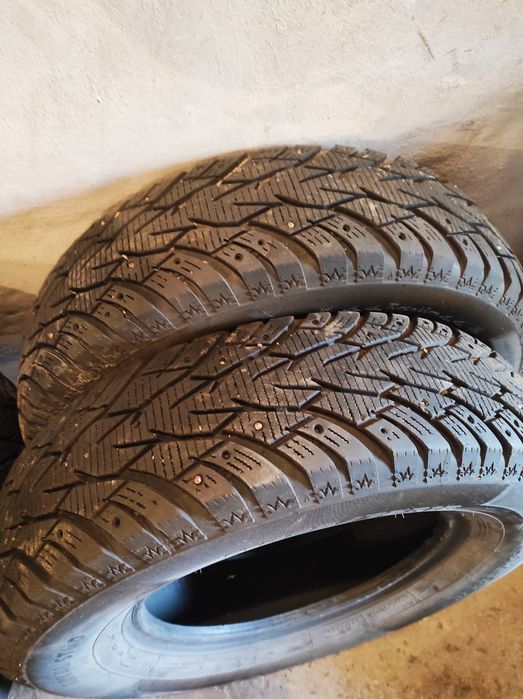 Резина зимняя б/у 225/75R16.