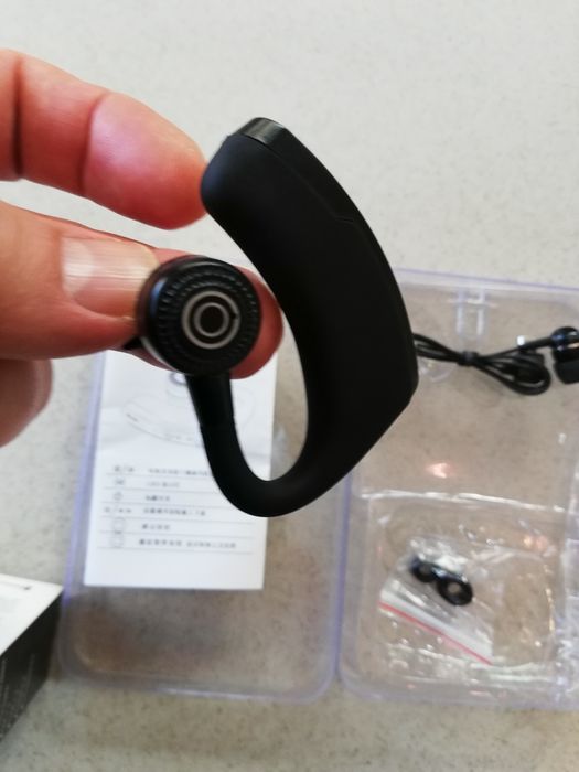 Блутут слушалка нова