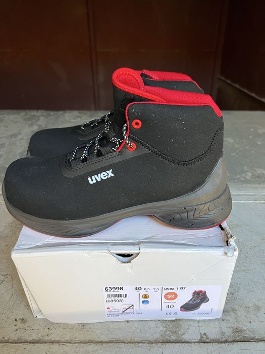 Vand bocanci protectie Uvex marimea 40