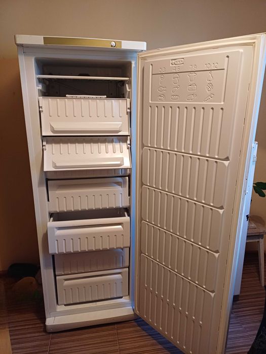 Морозильник INDESIT SFR 167.002