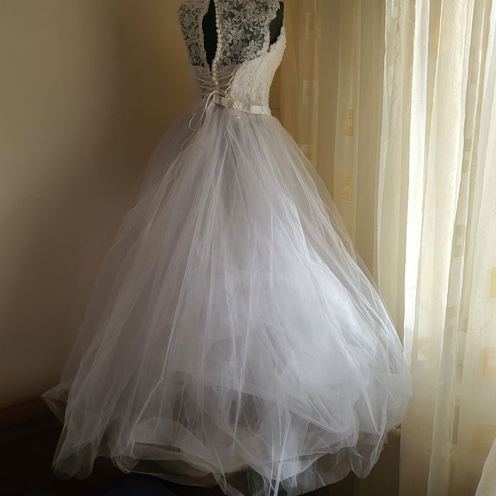 Rochie de mireasa cu crinolina ieftina