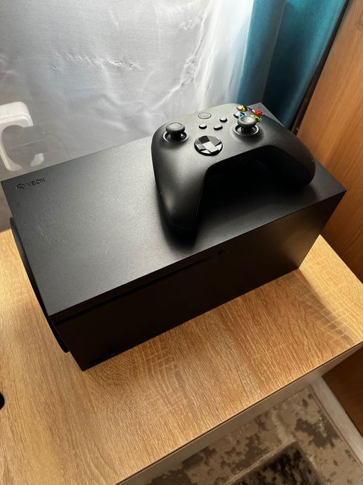 Продам Xbox X 1TB