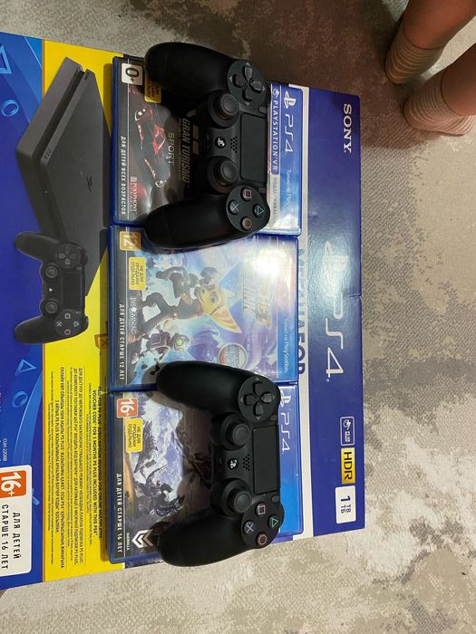 Продам PlayStation 4 slim 1 tb
