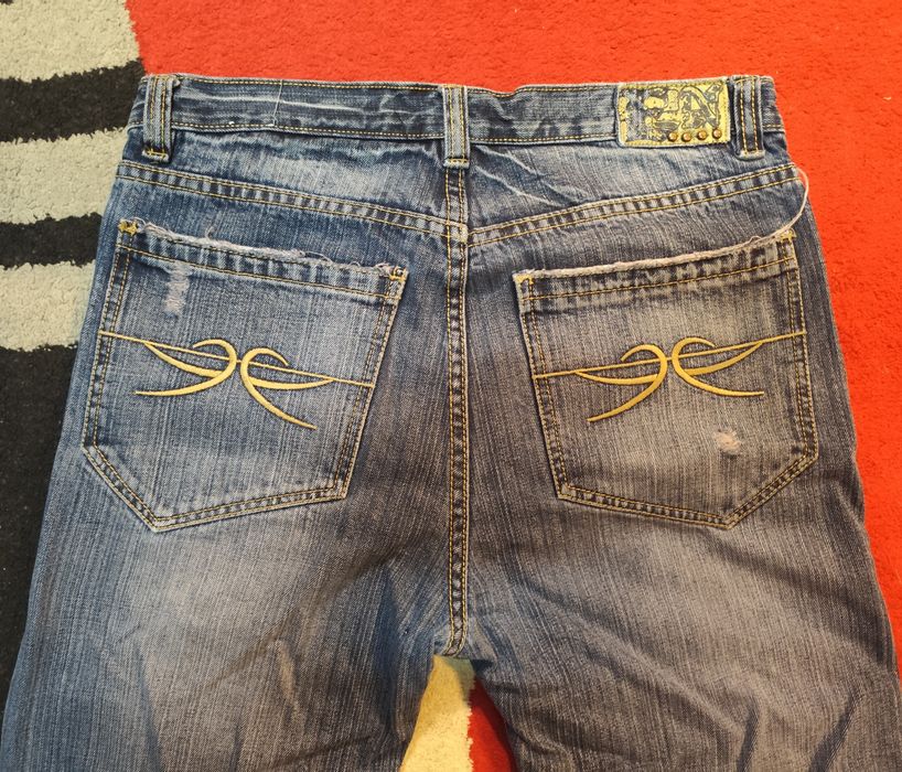 Flared baggy jeans