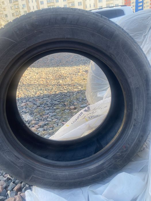 Продам резину michelin 215/55 r16