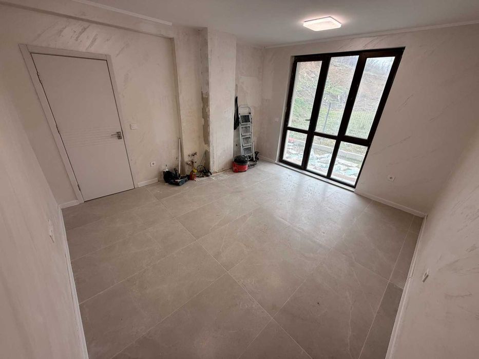 Продава се Тристаен апартамент в Варна, Възраждане 3 - 108 кв.м за 638 €/кв.м - Снимка #2