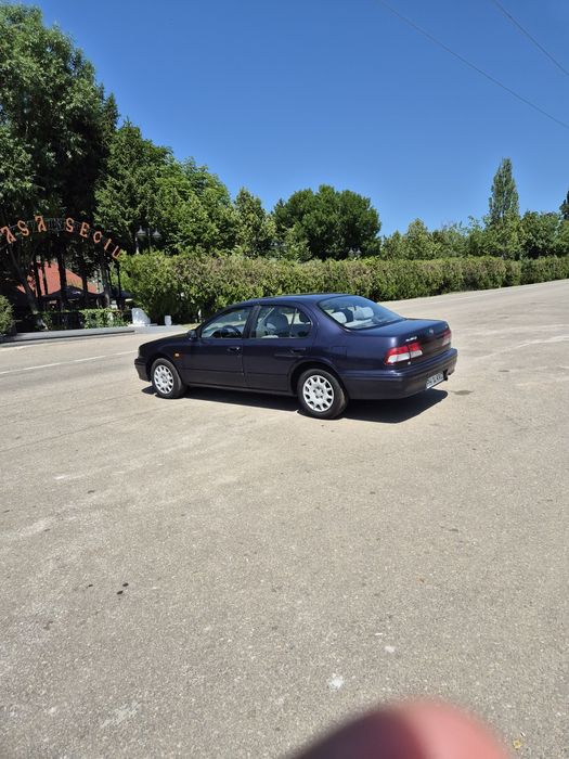 Vănd Nissan Maxima QX ,V6,2000,140cp,benzină ,189000km,reali ,proprietar nr.2 ,1998 cutie manuală 5 trepte ,pt.cunoscători