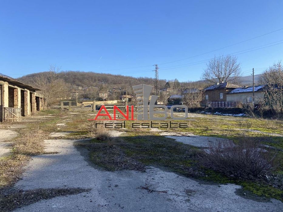 Парцел в с.Веселиново, обл. Шумен, площ 6398, цена 130000 лева