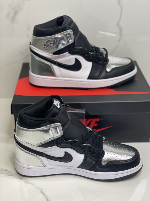 Air Jordan 1 Retro High Silver Toe Metallic