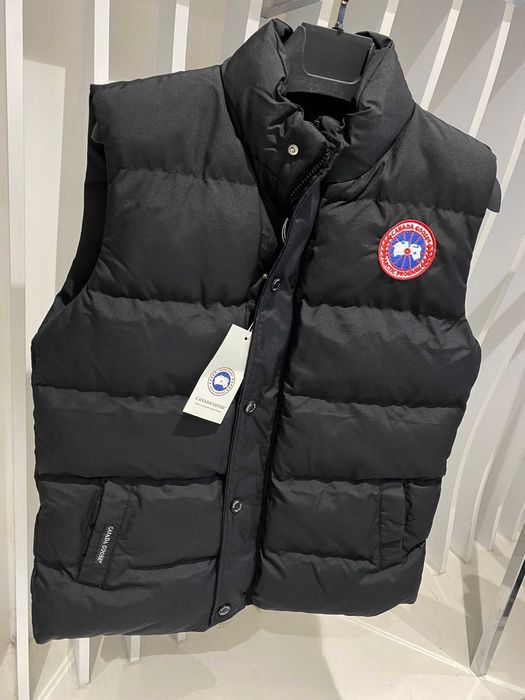 Мъжки елек пухенка,грейка CANADA GOOSE последни размери