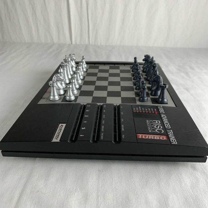 Шах учител електронен Saitek Kasparov Turbo Advanced Trainer Chess