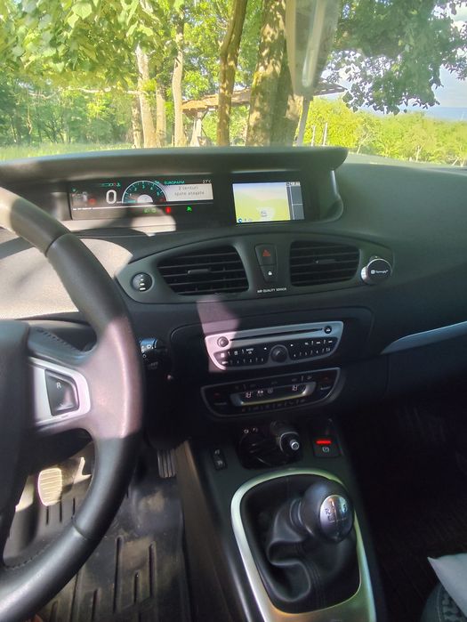 RENAULT Grand Scenic