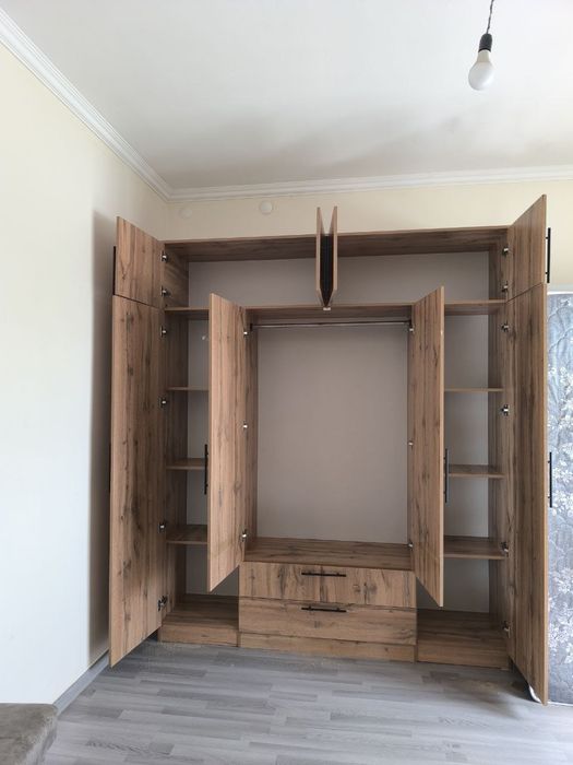 Shkaf sotiladi dastafka ustanovka bepul