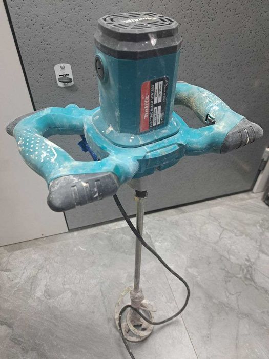 Строительный миксер Makita (962458 г. Кокшетау, ул. Абая 128, 21)