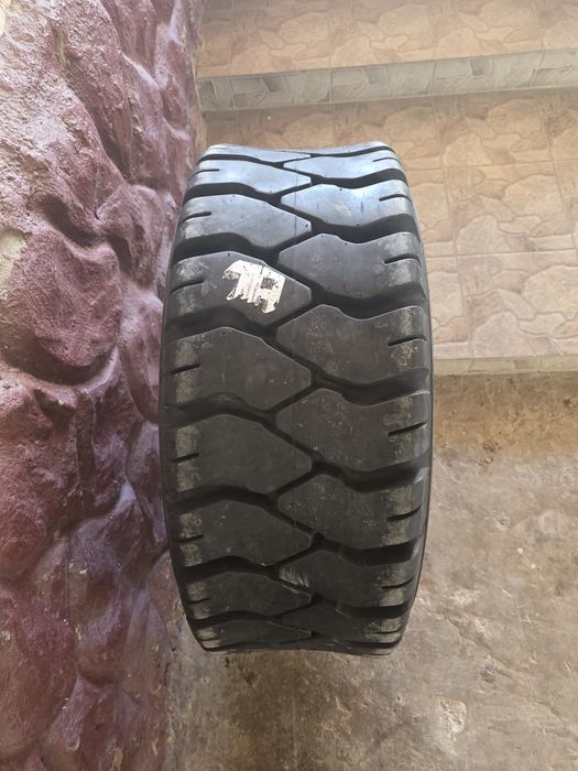 Шина на погрузчик вилочный