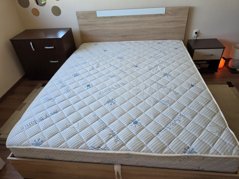 Спалня с матрак 160/200