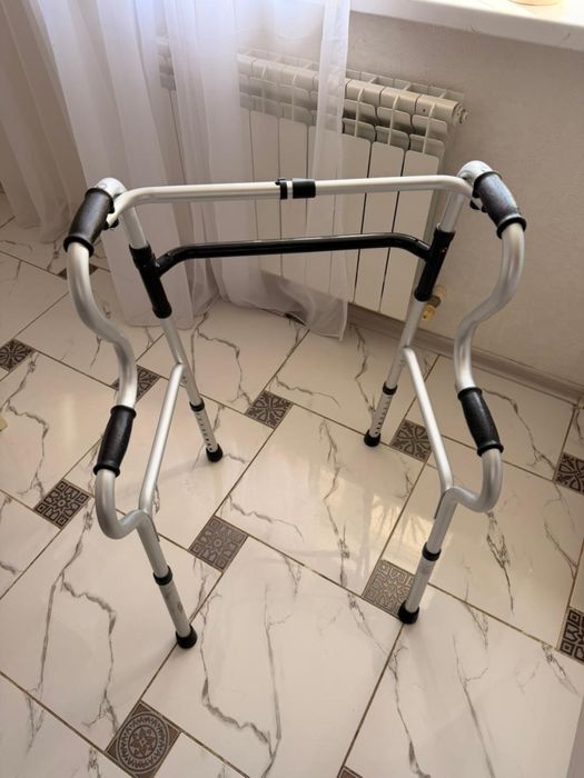 Ходунки для взрослых.