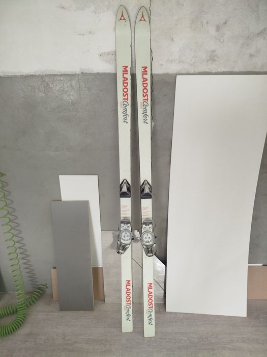 Продам горные лыжи