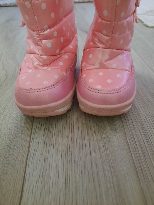 Спрески за момиче