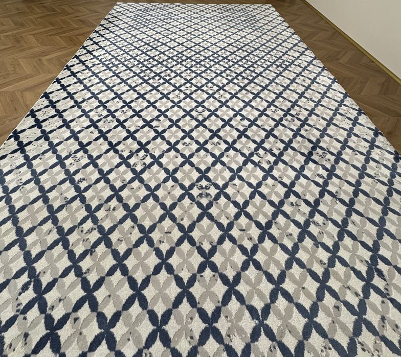 Продам бельгийский легкий ковер 3х2.