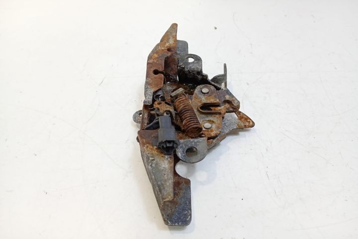 Broasca capota Toyota Avensis a 2-a generatie T25 (facelift) seria